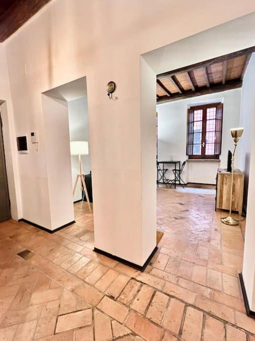 Appartamento Nel Cuore Di Roma Экстерьер фото
